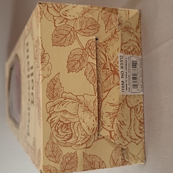 Victorian Crowne Fine Porcelain Doll - Picture 8 of 8